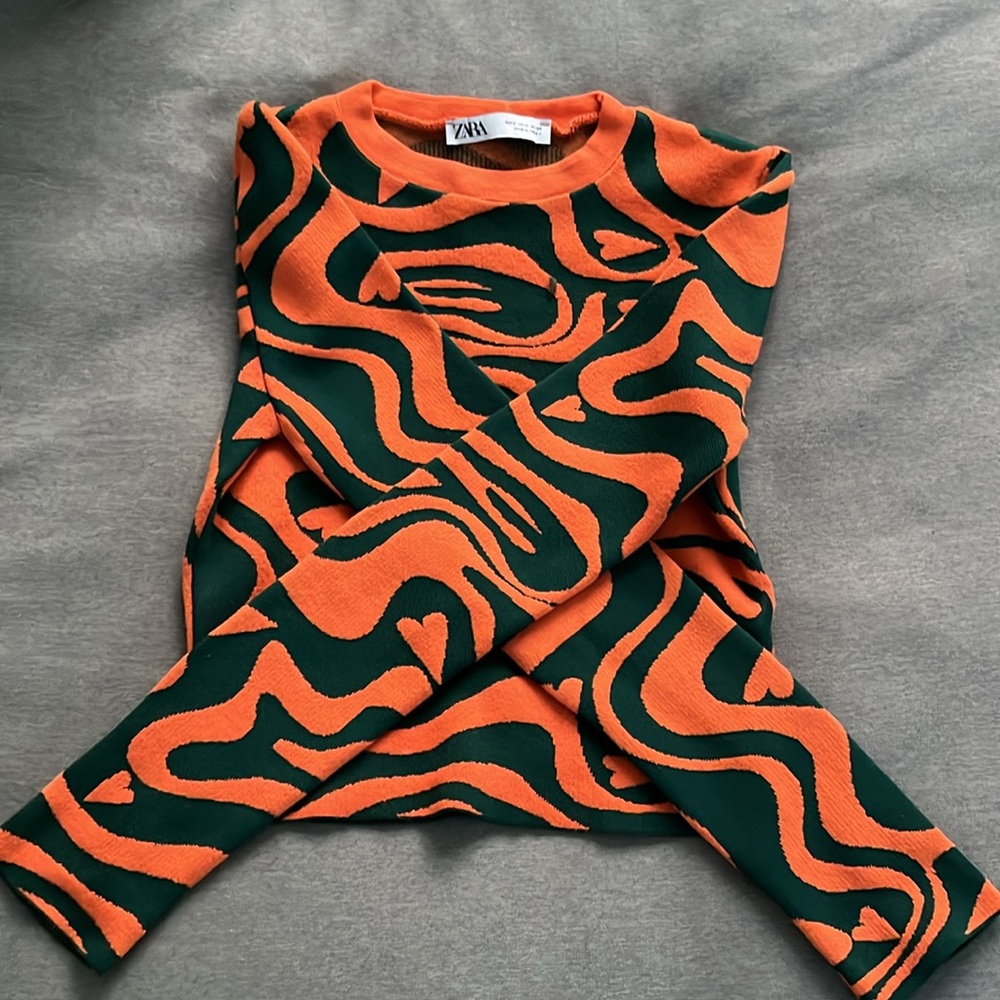 Retro long sleeve top!